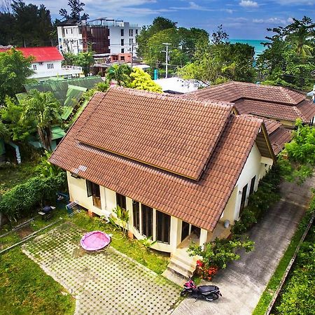 Villa Behind The Phuket Sea 外观 照片