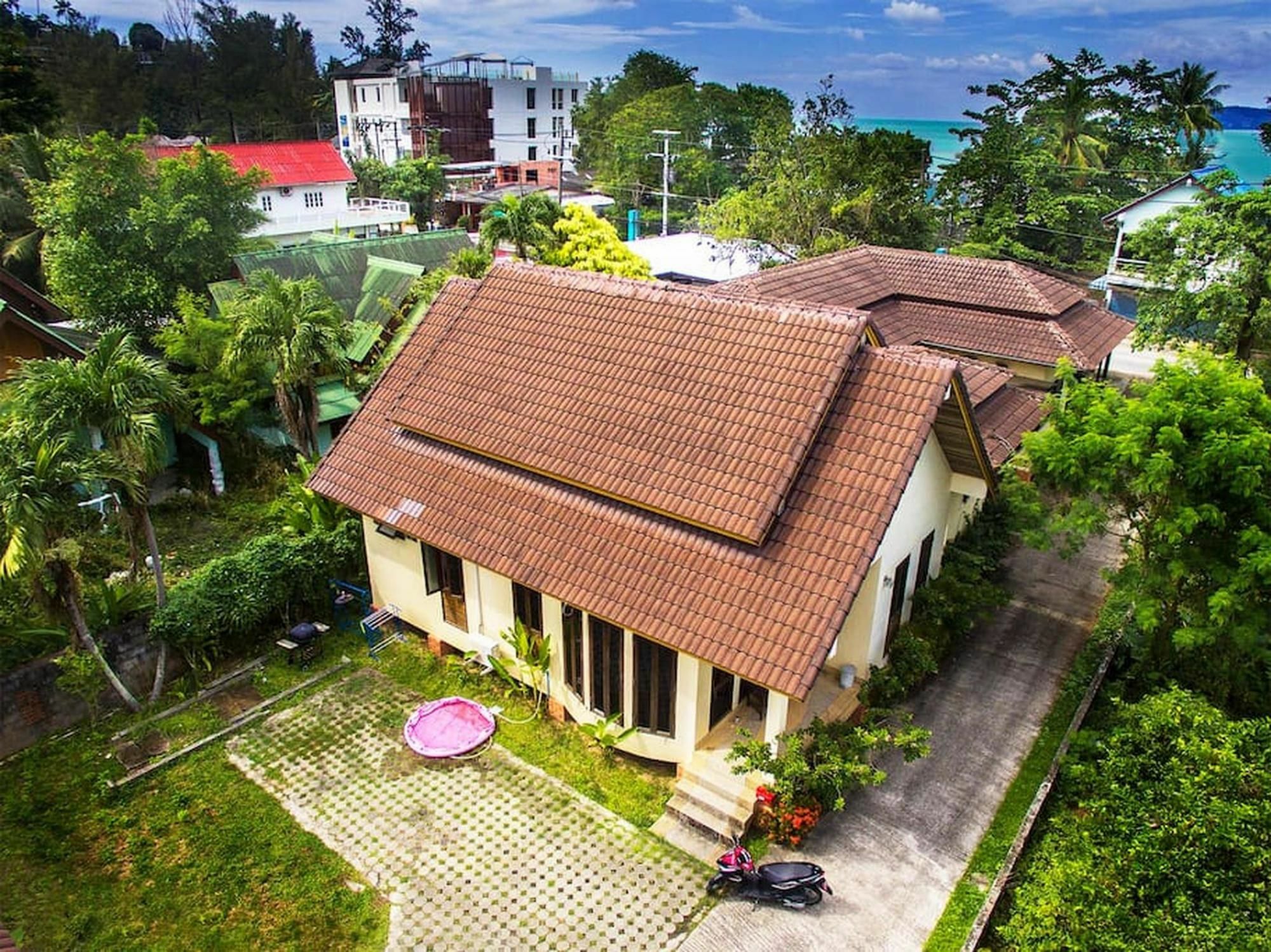 Villa Behind The Phuket Sea 外观 照片