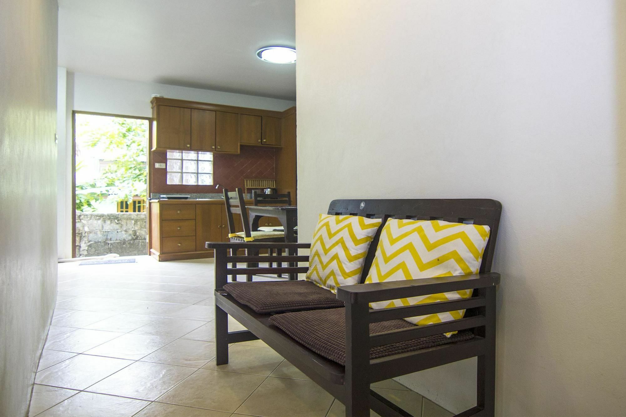 Villa Behind The Phuket Sea 外观 照片